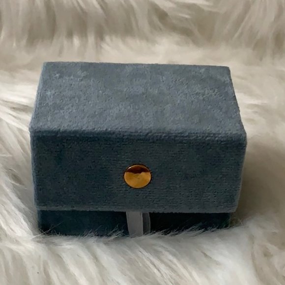 Anthropologie Handbags - ANTHROPOLOGIE Velveteen Mini Jewelry Box